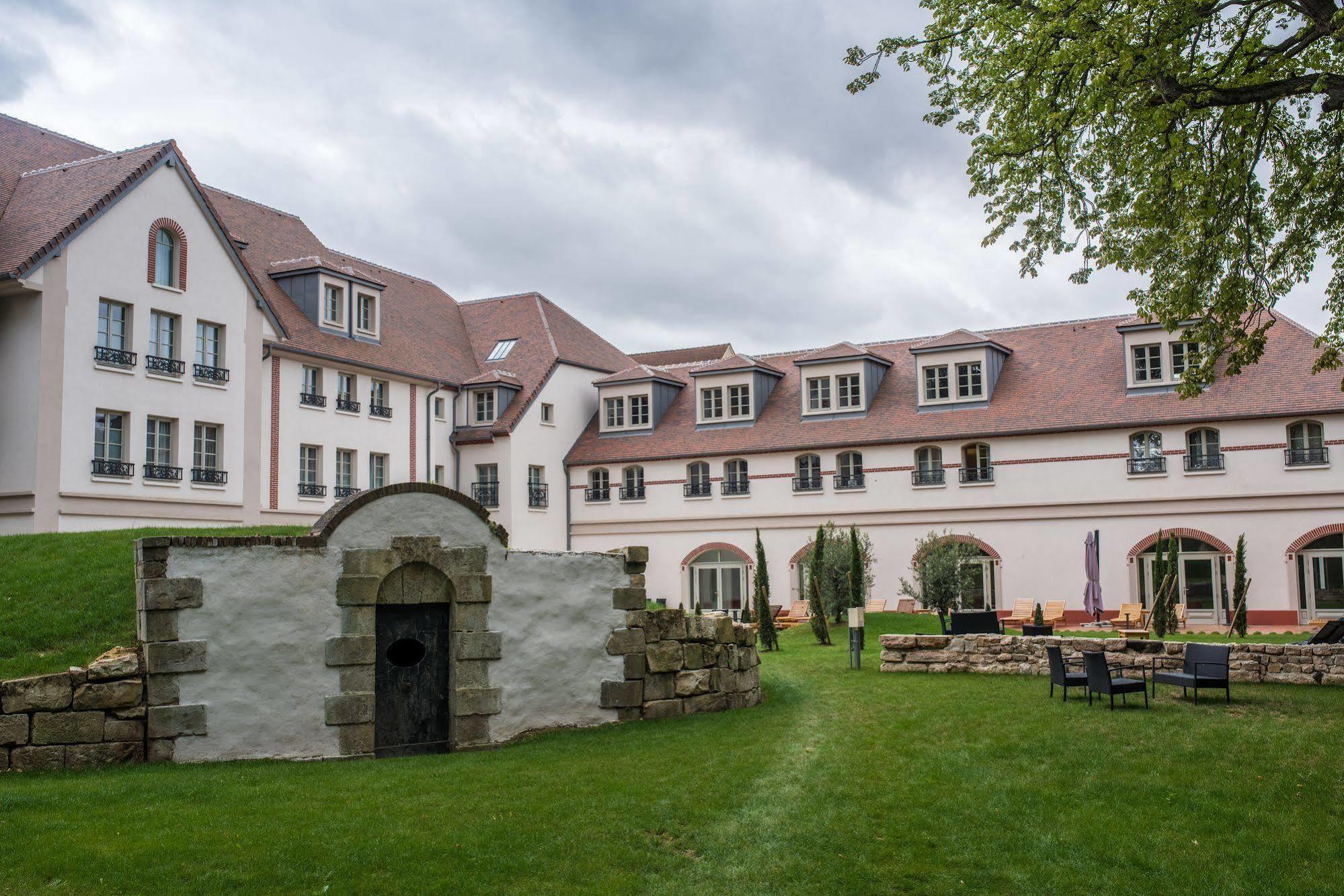 Castel Maintenon - Handwritten Collection Hotel Exterior photo